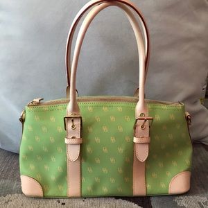 🆕 Dooney & Bourke Domed Satchel Purse